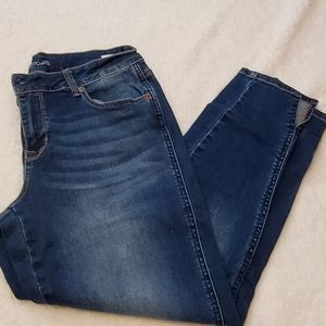 Maurice's Sz 7/8 Cropped Jean's EUC